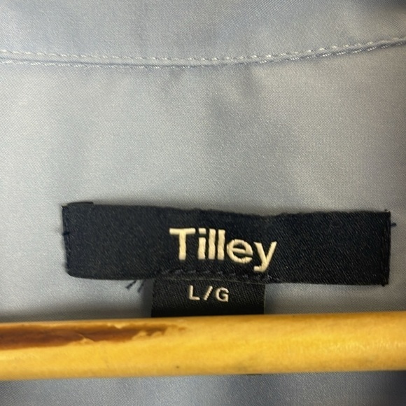 Tilley Blue button down casual lightweight shirt size large - Picture 3 of 9